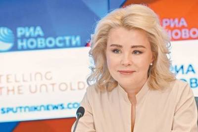 Светлана Радионова - Чиновники и депутаты пытаются скрыть от россиян компромат на себя, который уже опубликован в интернете - versia.ru