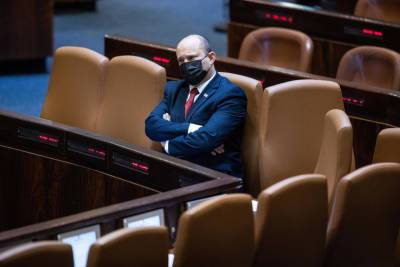 Беннет ругает миллион непривитых и собирается «наводнить страну экспресс-тестами» - news.israelinfo.co.il