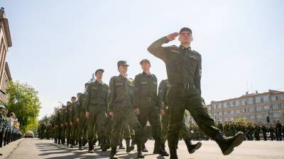 Александр Шестаков - В ЮУрГУ состоялся выпуск слушателей Военного учебного центра - newdaynews.ru - Россия