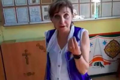 "Подскажите, это сейчас нормально?": уборщица в церкви вылила россиянке ведро воды на голову - rupor.info - Ростов-На-Дону