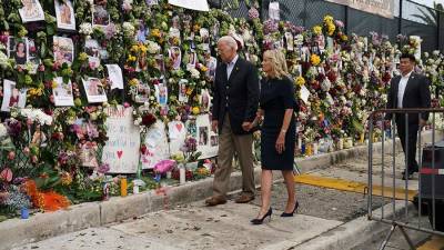 Джо Байден - Байден заявил об отсутствии четкого понимания причин трагедии во Флориде - iz.ru - США - Израиль - шт.Флорида - Серфсайд