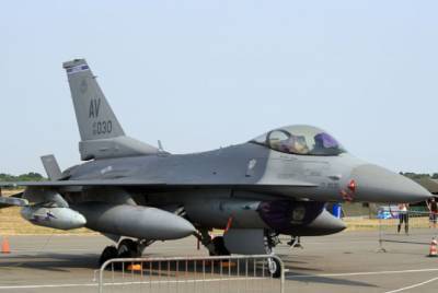 Истребитель F-16 ВВС Бельгии врезался в здание на авиабазе в Нидерландах: Пострадали люди - yur-gazeta.ru - Бельгия - Голландия