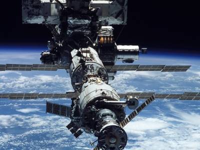 Олег Новицкий - Петр Дубров - Космический «грузовик» «Прогресс МС-17» пристыковался к МКС - rosbalt.ru