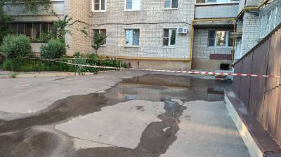 Воронежский двор на 5 дней ушёл под воду из-за коммунальной аварии - vestivrn.ru - Воронеж