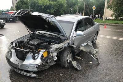 При столкновении двух автомобилей в Тамбове пострадали три человека - tambov.mk.ru - Тамбов