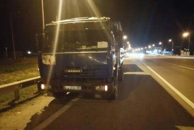 КамАЗ сбил пешехода на кубанской трассе - kuban.mk.ru - Краснодар - Камаз