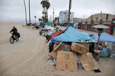 Ньюсома Гэвин - Американская звезда предложила перевезти бездомных в поля - lenta.ru - США - Лос-Анджелес - шт. Калифорния - state California