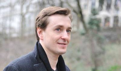 Сергей Безруков - Михаил Галустян - Дмитрий Нагиев - Юрий Стоянов - Марк Богатырев - В Сочи стартовали съемки полнометражного фильма «Папы» с Безруковым - runews24.ru - Москва - Россия - Сочи