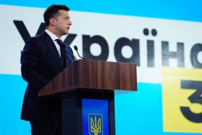 Владимир Зеленский - Владимир Путин - Дмитрий Песков - В Кремле ответили на слова Зеленского про флаг Украины над Госдумой - mk.ru - Москва - Россия - Украина