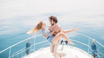 Вечный медовый месяц: как разжечь пламя любви в угасших отношениях? - 5-tv.ru