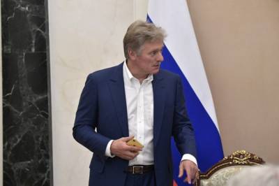 Дмитрий Песков - Татьяна Доронина - Эдуард Бояков - Песков заявил, что Кремль не намерен вмешиваться в ситуацию в МХАТе - aif.ru - Россия