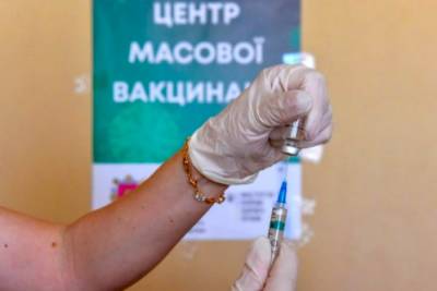 Игорь Кузин - В Украине могут ввести прививку третьей дозой вакцины от COVID-19 - Минздрав - rupor.info - Украина