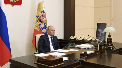 Владимир Путин - Путин подписал закон о работе малых и средних предприятий в Арктике - vesti.ru - Россия