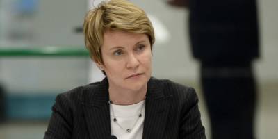 Елена Шмелева - Шмелева: "Проявившие ответственность и неравнодушие на "Прямой линии" люди способны стать народными представителями" - ruposters.ru - Россия