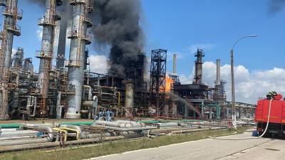Один человек погиб и пятеро пострадали при пожаре на НПЗ «Petromidia» - trend.az - Казахстан - Румыния