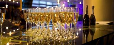 В Moet Hennessy предупредили о приостановке поставок шампанского в Россию - runews24.ru - Россия