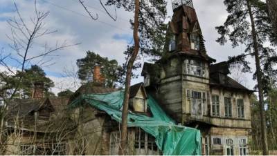 Ольга Павлова - В Сестрорецке семья с детьми живёт в разрушающемся памятнике архитектуры - dp.ru