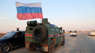 Денис Кулага - Российские военные патрулируют одну из основных трасс в Сирии - 5-tv.ru - Россия - Сирия