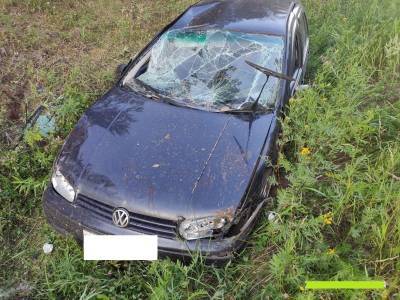 Под Ухтой водитель на Volkswagen вылетел с трассы и попал в больницу - komiinform.ru - Сыктывкар - Ухты
