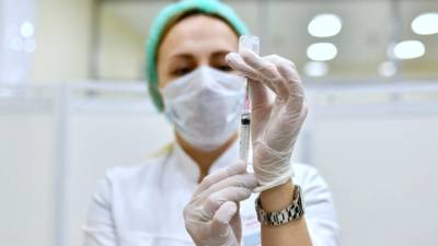 В России за сутки коронавирусом заболело 23 тысячи 770 человек, на 893 меньше, чем днем ранее - delovoe.tv - Москва - Россия - Ленинградская обл. - Санкт-Петербург - Московская обл.