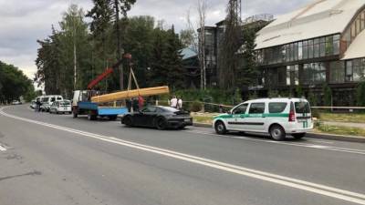 Здание "Спорт Паласа" на Крестовском оцепили - piter.tv - Петербург