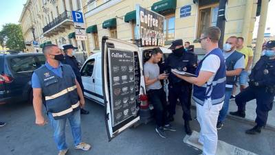 Строптивые торговцы устроили в центре Петербурга битву за "кофемобиль" - dp.ru - Санкт-Петербург