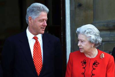 Елизавета II - Вильям Клинтон - Тони Блэр - Клинтон предпочел шопинг чаепитию с Елизаветой II - lenta.ru - США - Англия - Лондон