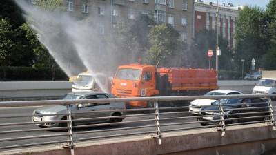 Спецтехника провела очередную аэрацию воздуха в Москве - vm.ru - Москва