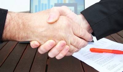 Роспотребнадзор запретил пожимать руки во время выборов в Госдуму - mirnov.ru - Россия
