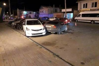 В Астрахани злостная нарушительница ПДД устроила массовое ДТП - ast.mk.ru - Астрахань