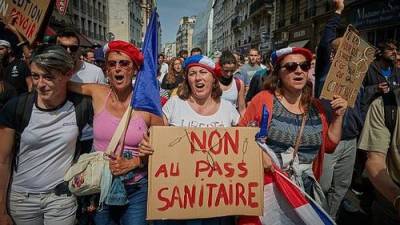 Жак Ширак - Николя Саркози - Французы не могут жить без походов в кафе, а без прививок могут, но недолго - argumenti.ru - Франция