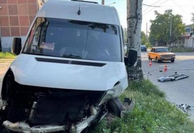 В Запорожье в ДТП с маршруткой пострадали 13 человек, из них двое детей - facenews.ua - Украина - Запорожье