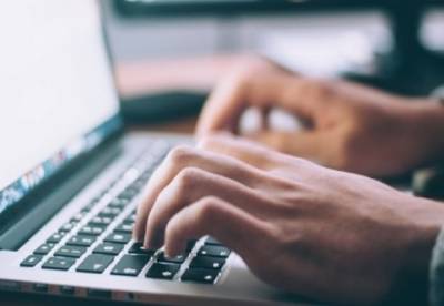 В Украине закупят ноутбуки для 60 000 учителей - facenews.ua - Украина