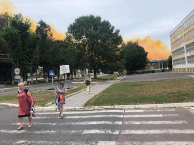 На заводе "РовноАзот" произошел выброс газов, над предприятием видели рыжее облако - gordonua.com - Украина