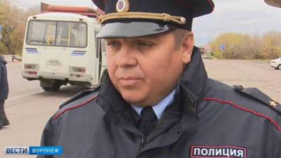 Игорь Качкин - Прославившийся скандалом с 22 квартирами сотрудник ГАИ задержан за взятку в 30 тысяч - vesti.ru - Россия - Воронеж