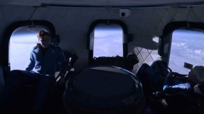 Джефф Безос - New Shepard - Марк Безос - Уолли Фанк - Опубликовано видео из капсулы корабля New Shepard - piter.tv - Голландия