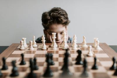 Игра, в которой нельзя без мата: Всемирный день шахмат отмечают школьники и взрослые – Учительская газета - ug.ru - Франция - Париж - Амстердам