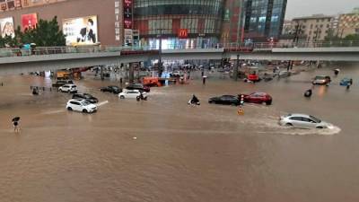В Китае 12 человек утонули в метро, затопленном сильными ливнями - eadaily.com - Китай