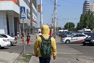 Астраханец поразил своим нарядом в 40-градусную жару - ast.mk.ru