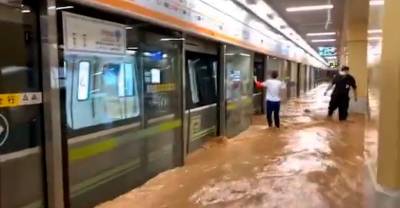 Как минимум 12 человек погибли в результате затоплений в китайском метро - reendex.ru