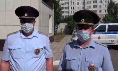 Подмосковные полицейские помогли доставить заболевшего ребенка в больницу - vm.ru - Россия - Московская обл. - Московская область