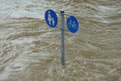 Метро в Китае вместе с людьми ушло под воду из-за сильных дождей: есть погибшие - news.vse42.ru - Китай - Чжэнчжоу