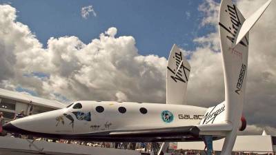 Джефф Безоса - Ричард Брэнсон - Акции Virgin Galactic упали после полета Безоса в космос - minfin.com.ua - Украина
