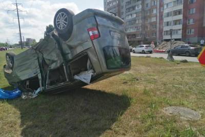 В аварии у здания МЧС в Пскове пострадали пять человек - mk-pskov.ru - Россия - Псковская обл. - Псков