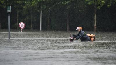 Апокалипсис в Китае: шокирующие кадры наводнения в Чжэнчжоу - inforeactor.ru - Китай - Чжэнчжоу