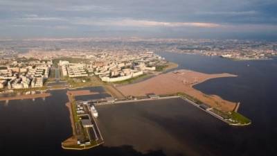 Власти Петербурга отказались от новых намывных территорий из-за ситуации в Невской губе - delovoe.tv - Санкт-Петербург