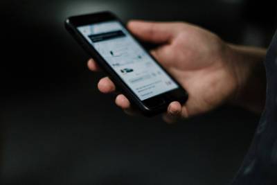 Десятки тысяч смартфонов на Android заразились опасным вирусом - lenta.ru