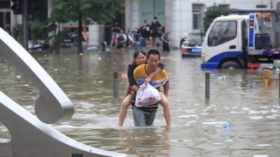 Число погибших в результате наводнения в Китае возросло до 25 - russian.rt.com - Россия - Китай - Чжэнчжоу
