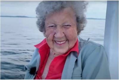 Продолжающая ловить омаров 101-летняя женщина поделилась секретом долголетия - reendex.ru - Ирландия - state Virginia
