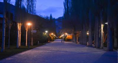 В хорогском микрорайоне Тем восстанавливается уличное освещение - dialog.tj - Душанбе - Хорог - На